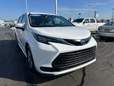 2024 Toyota Sienna LE