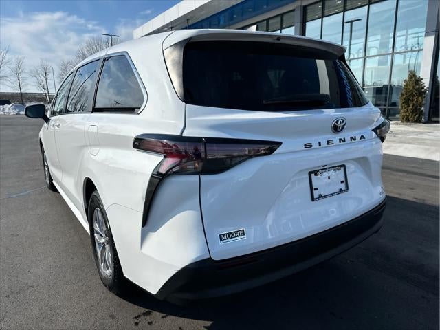 2024 Toyota Sienna LE