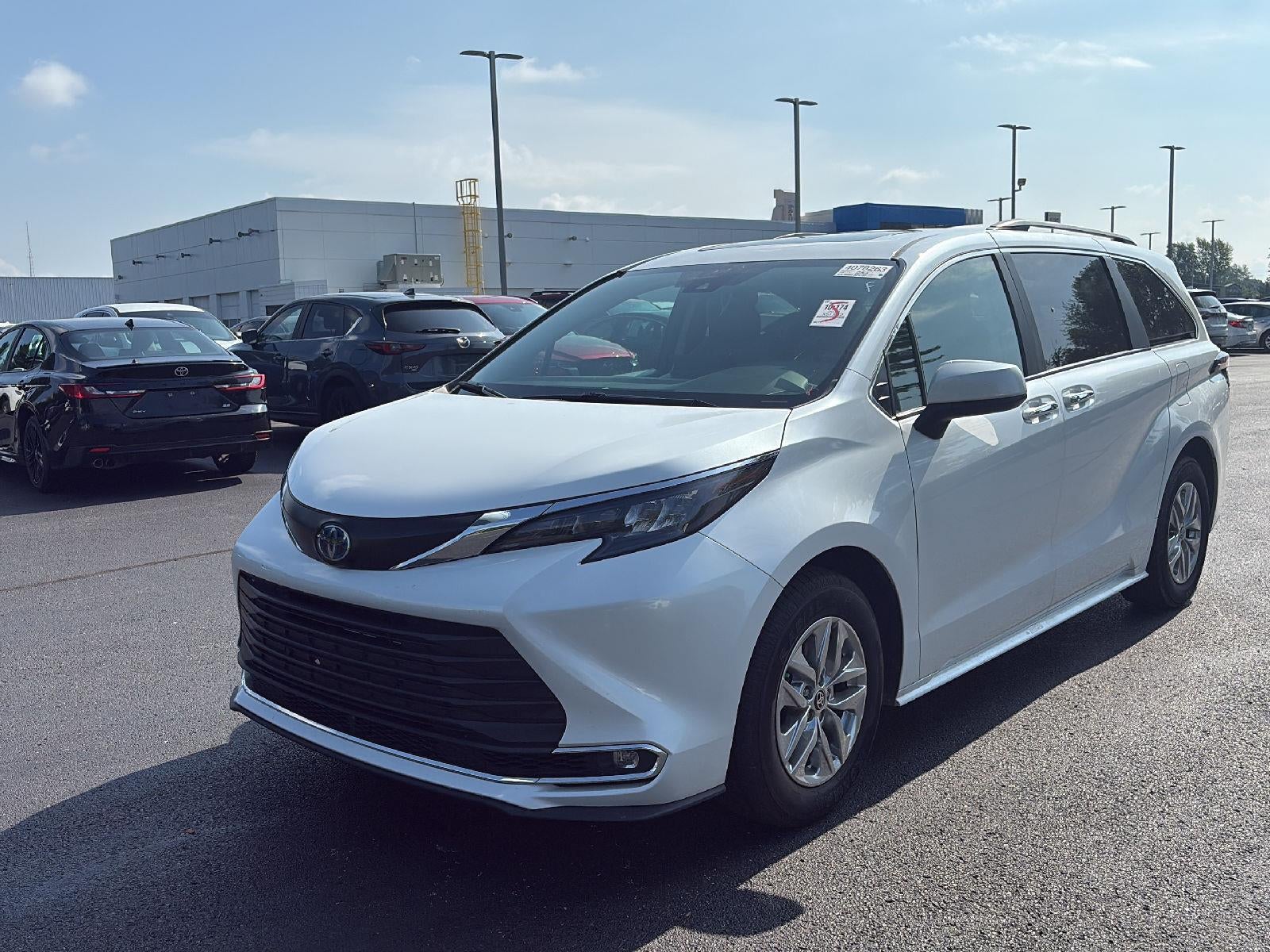 2024 Toyota Sienna XLE