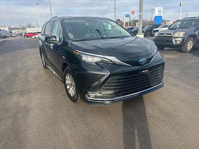 2024 Toyota Sienna XLE