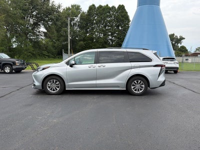 2024 TOYOTA TRUCK Sienna XLE
