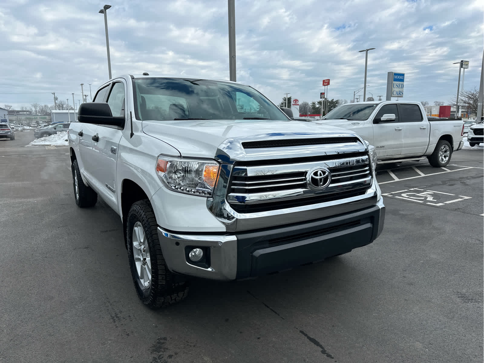 2017 Toyota Tundra SR5