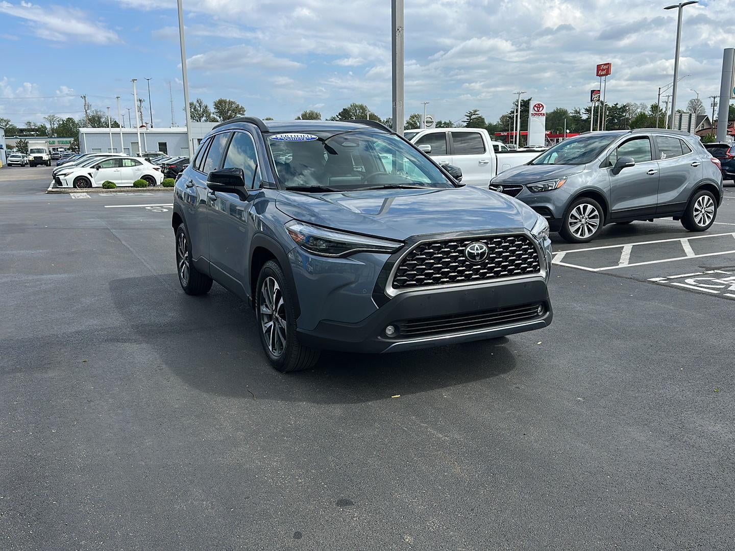 2025 Toyota Corolla Cross XLE