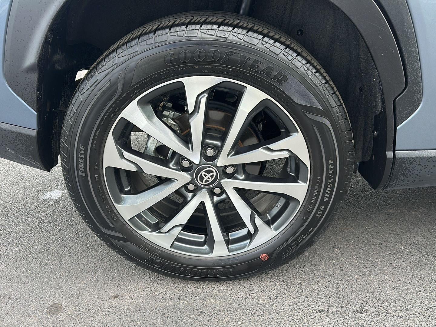 2025 Toyota Corolla Cross XLE