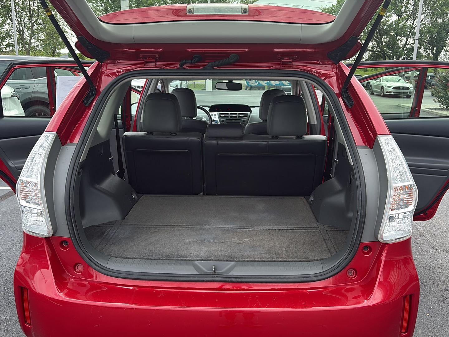 2013 Toyota Prius v Five