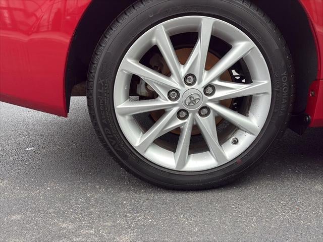 2013 Toyota Prius v Five