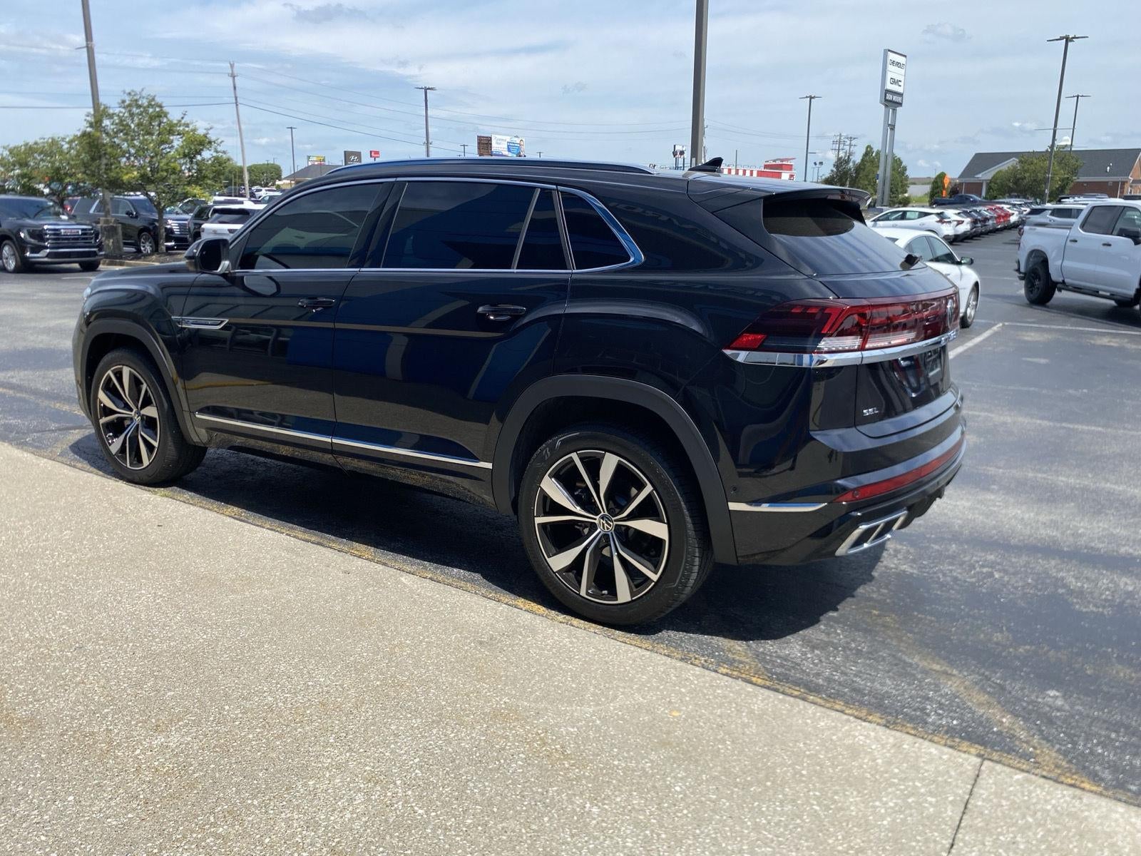 2026 Volkswagen Atlas Cross Sport 2.0T SEL Premium R-Line