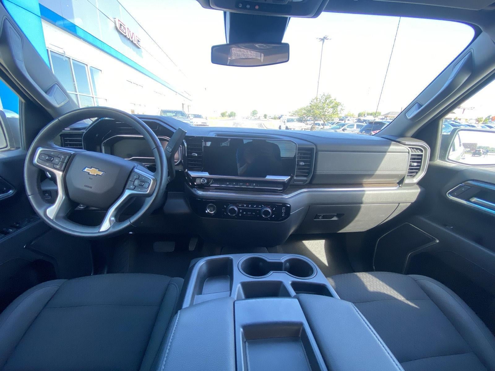 2023 Chevrolet Silverado 1500 LT (2FL)