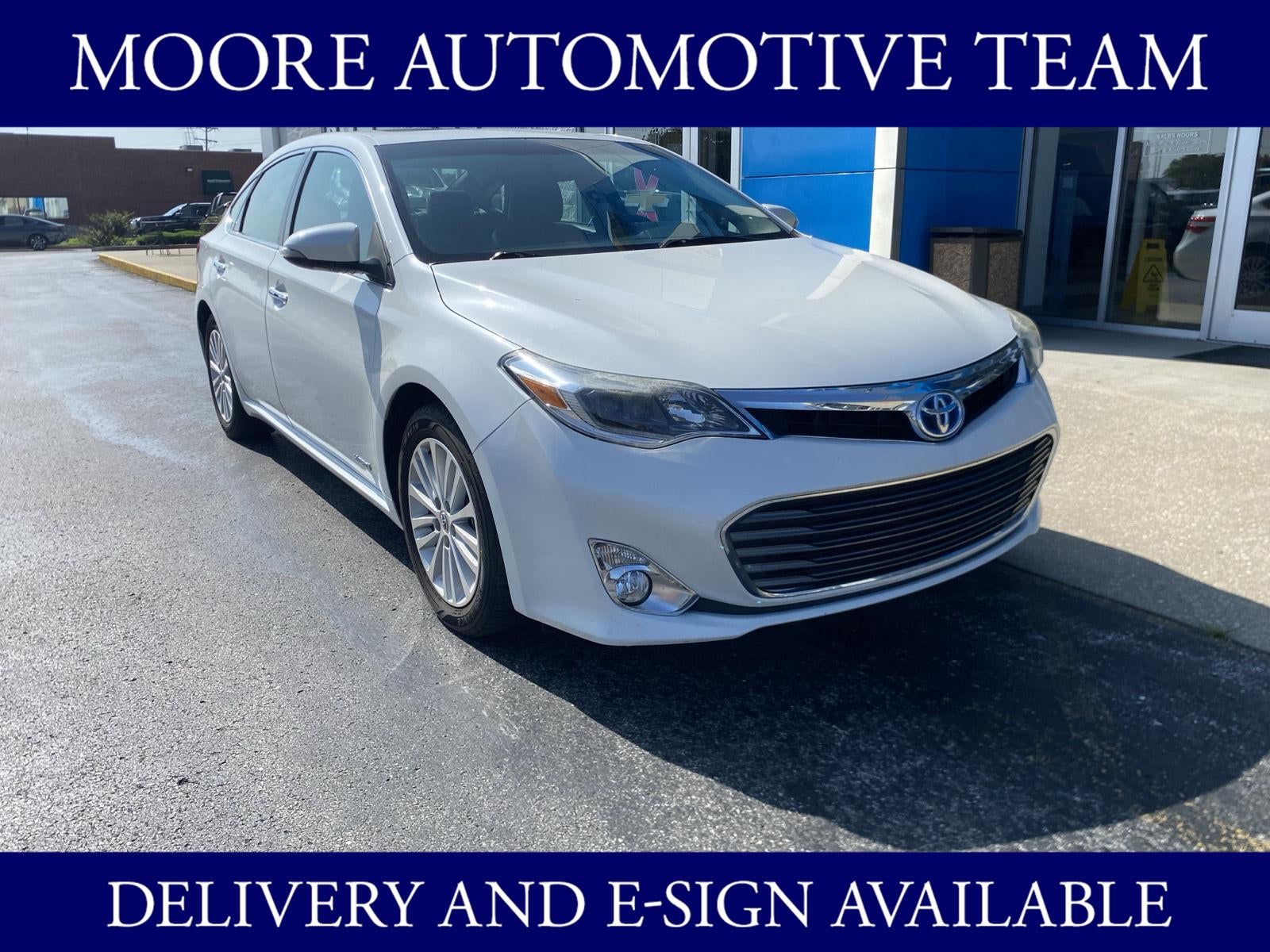 2014 Toyota Avalon Limited Hybrid's photo