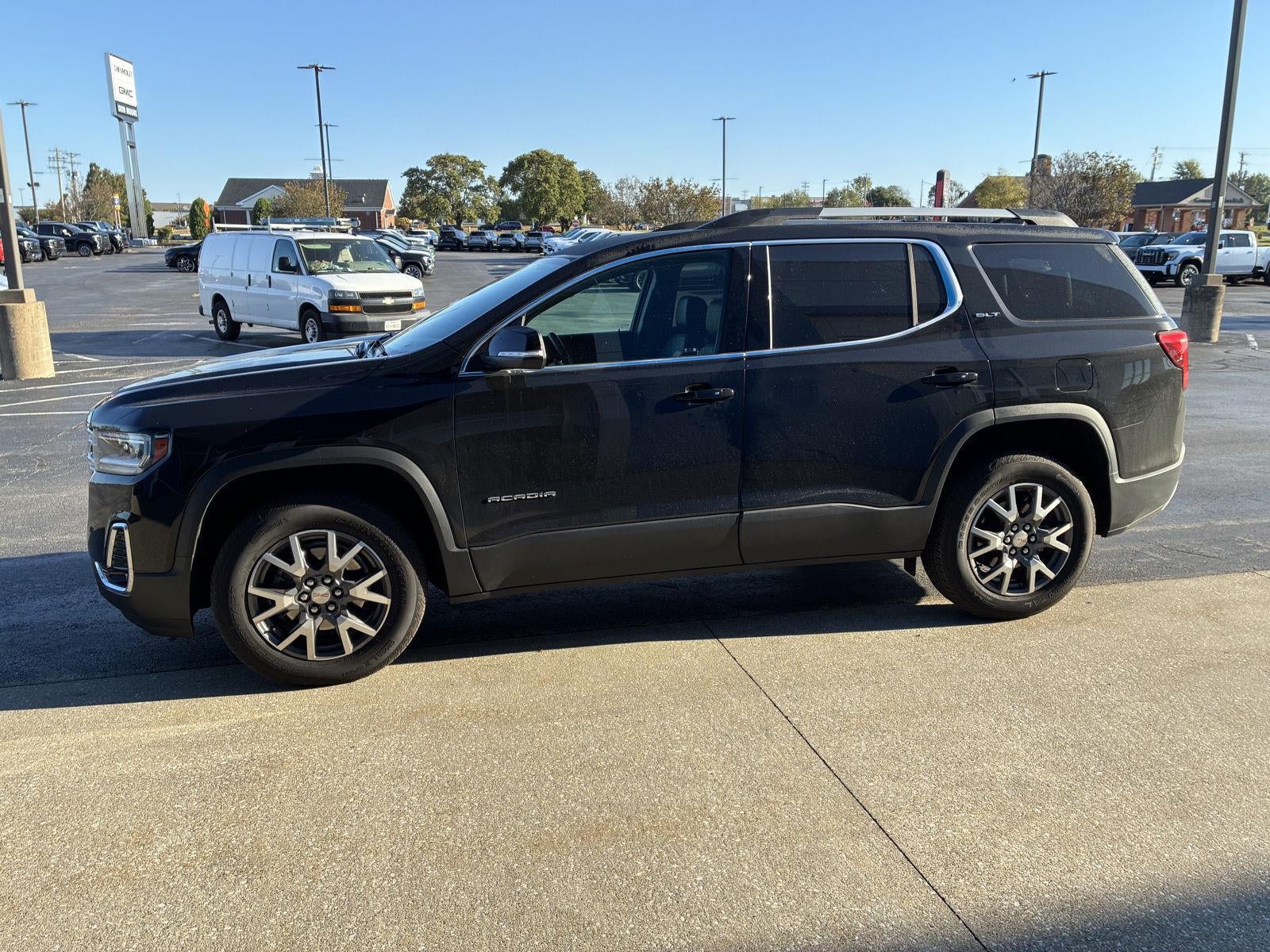 2023 GMC Acadia SLT