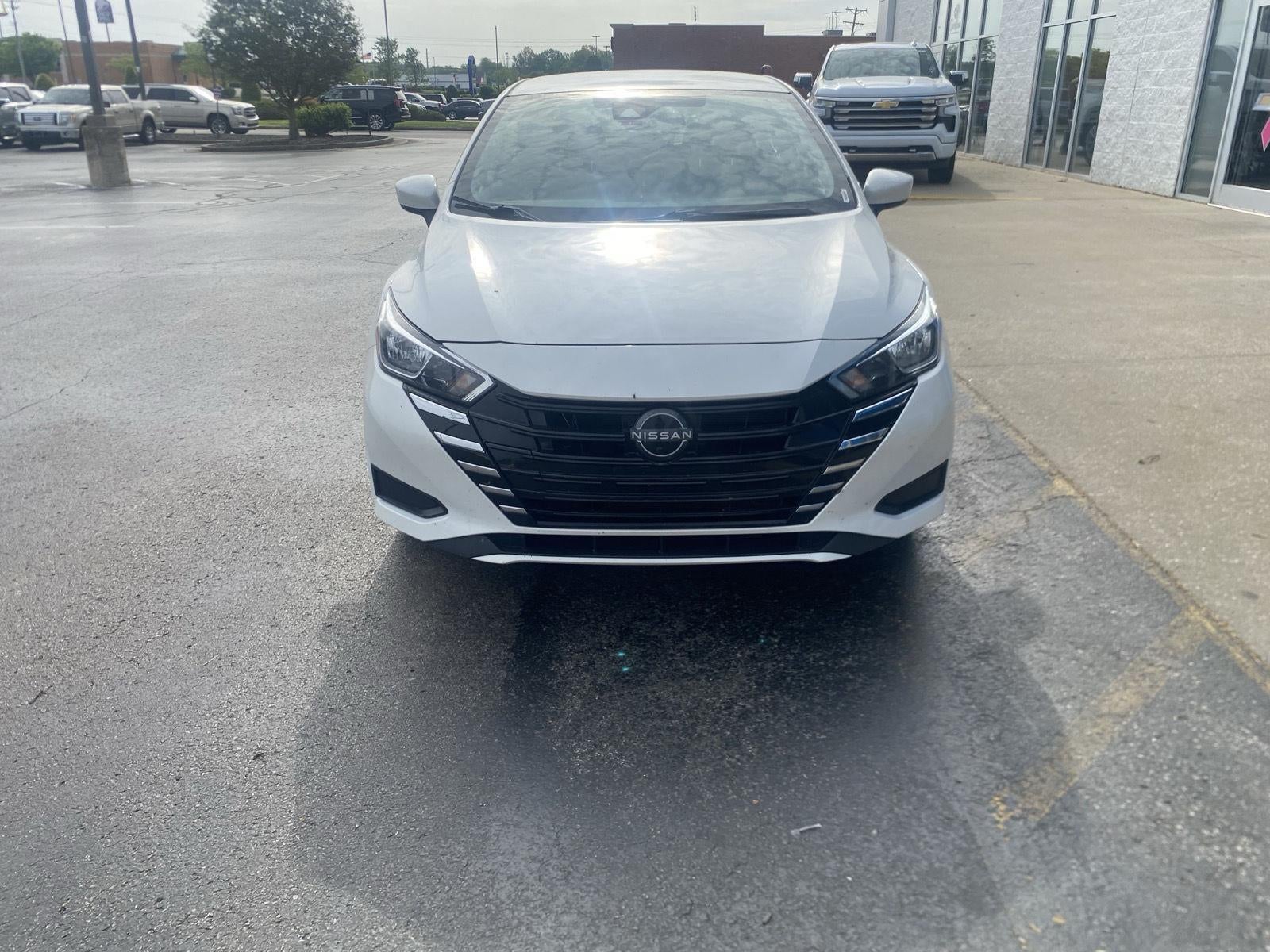 2023 Nissan Versa SV